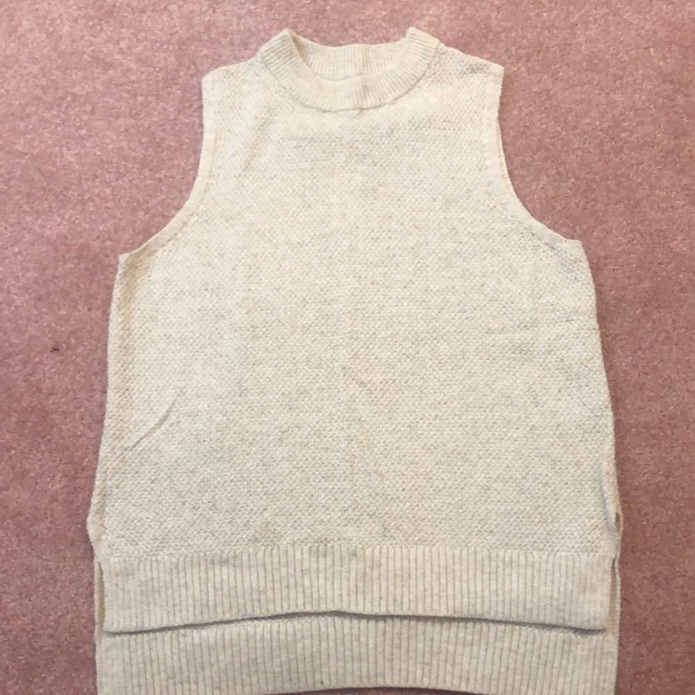Lou and gray tank top